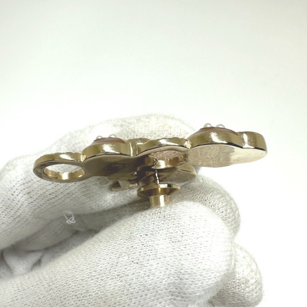 CHANEL Gold Brooch - Picture 7 of 8